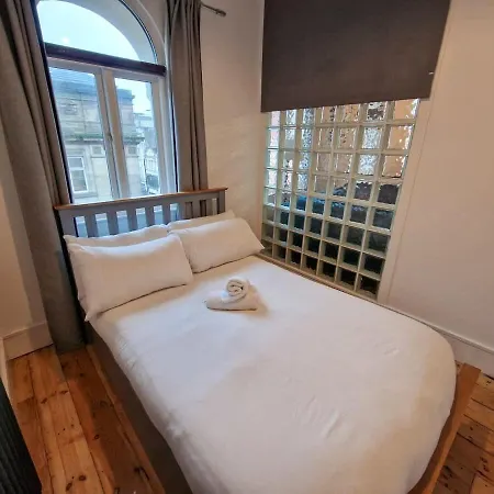 公寓 Centre By Superhost