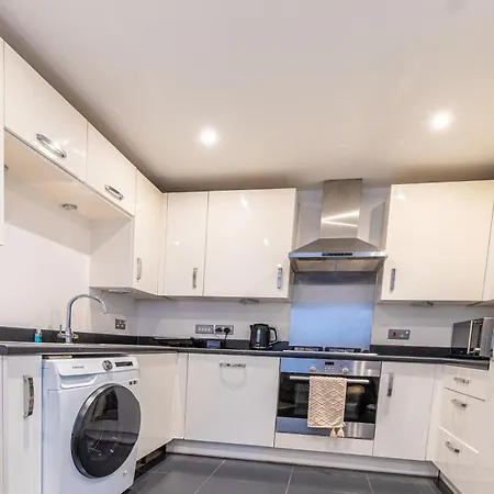 בית נופש Cosy Modern 3-bed Near Etihad, Coop Arena - Ao Arena And Center *