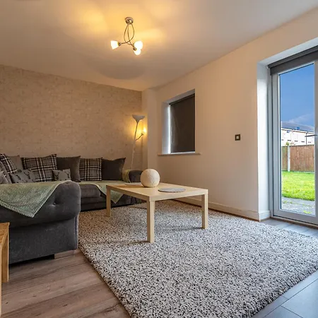 בית נופש Cosy Modern 3-bed Near Etihad, Coop Arena - Ao Arena And Center