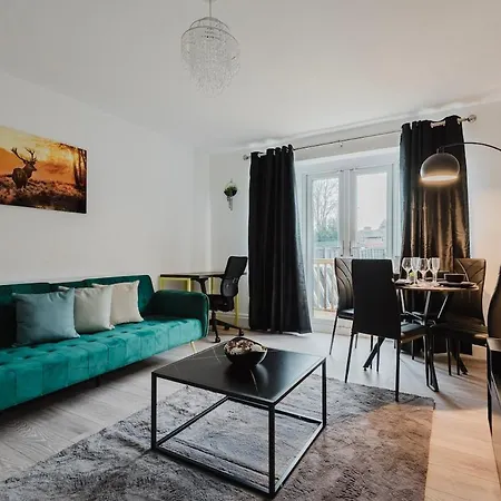 Spacious 3-bed In Didsbury Apartment *