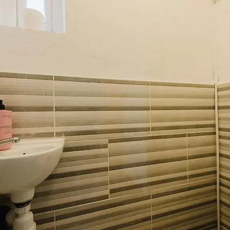 Apartment Spacious 3-bed In Didsbury *