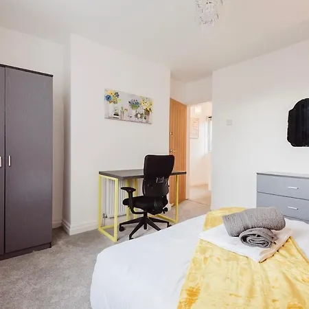 Spacious 3-bed In Didsbury *