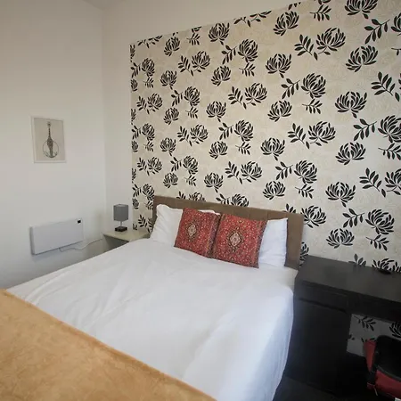 Ideal For Groups - Modern 2 Bedroom - Free Parking, Transit Links, Close To Stadiums