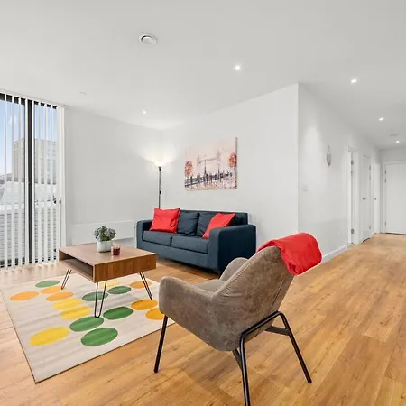 Modern Highrise Luxury *