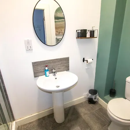 Cosy 1 Bedroom Flat-free Parking Apartmán