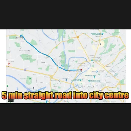 Holiday home -sleeps 10 People Spacious House -fast Free Wifi -free Parking -contractor Friendly *