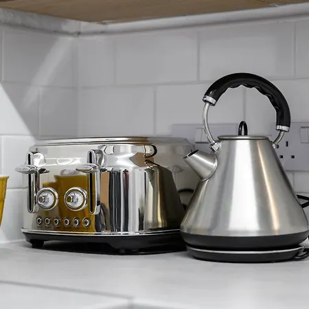 別荘 Lovely 3bedroom House, 7mins Drive To Center, Etihad Stadium & Coop Live Arena *