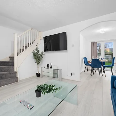 Lovely 3bedroom House, 7mins Drive To Center, Etihad Stadium & Coop Live Arena Manchester
