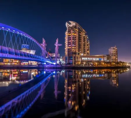 Urban Oasis - Mcr Highlights Just Minutes Away