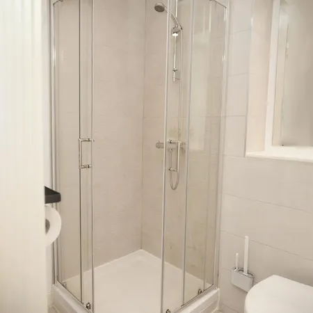 Obi's House&suites - Luxury 2bed Duplex With Balcony مانشستر