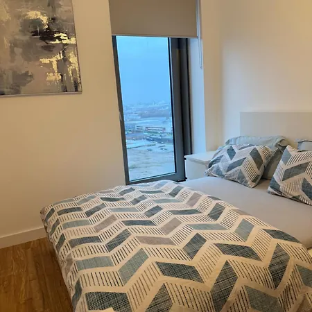 Homestay The Urban Escape In Media - A Private And Bathroom In A Shared *