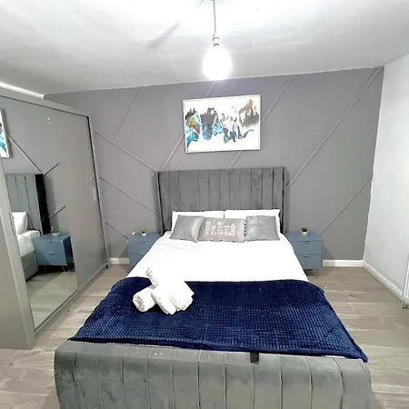 Stylish Spacious 1bd Apt-kingbed-10min Heaton Park *