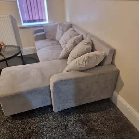 Lägenhet 2 Beds Suburb Nestled Nook Manchester