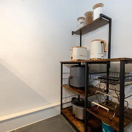 Ferienhaus Luxury 3-bed Townhouse Sleeps 6 Free Parking