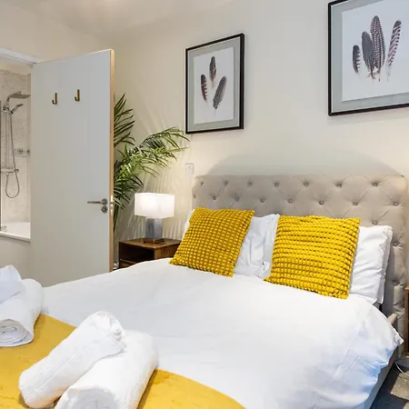 Luxury 3-bed Townhouse Sleeps 6 Free Parking Ferienhaus Manchester