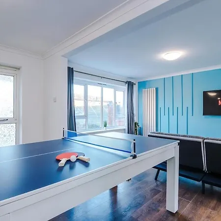 New Spacious House, Pool Table, Driveway Parking And Ps4 בית נופש *