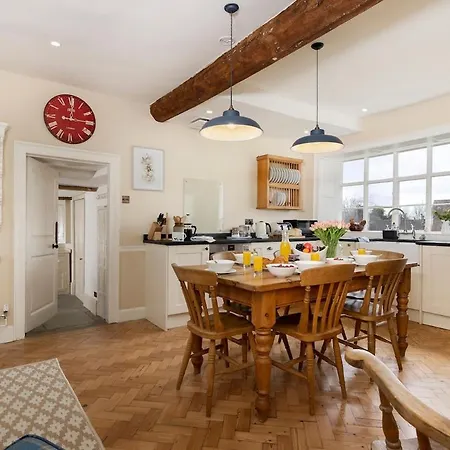 Tatil Evi Beautiful Cotswold With Hot Tub