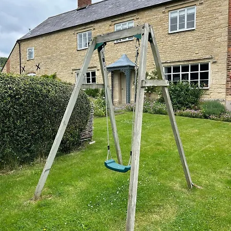 Nyaraló Beautiful Cotswold With Hot Tub Manchester