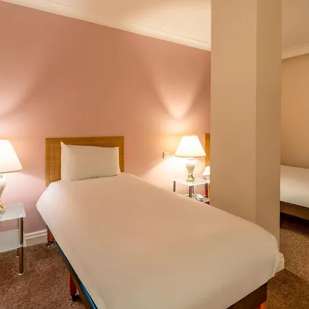 Sachas Hotel 3*