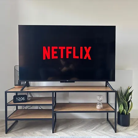 Apt, Free Parking, Business, Couples & Families Apartment *