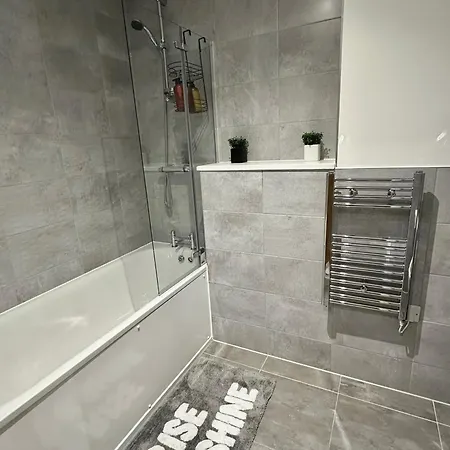 Stylish Haven With Ample Space *