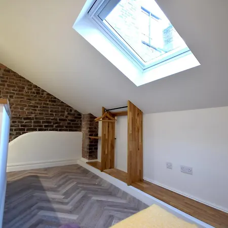 Cityescape - 2br Floor Penthouse Nq *