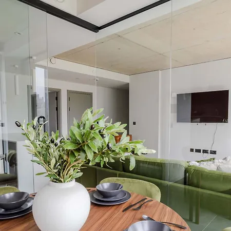 Midori 2br Views * Manchester