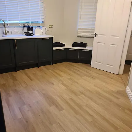 Stylish 5 Mins To Center Holiday home