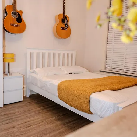 Tomelle מנצ'סטר