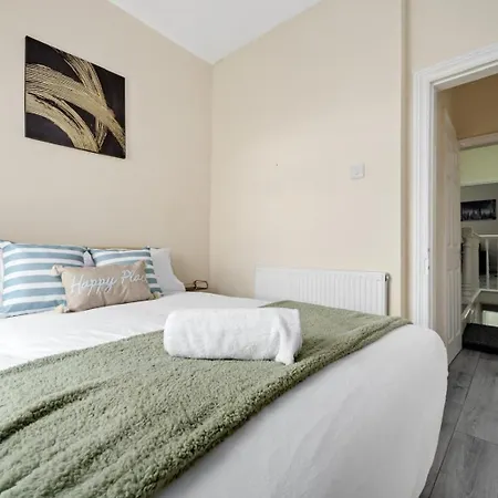 4-bed Perfect For Contractors & Families W Free Parking *