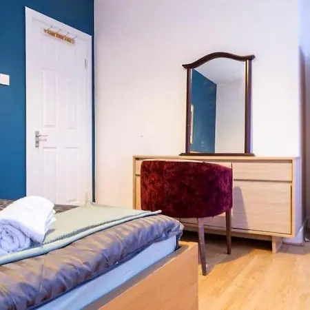 Apartment - Comfortable 2-bedroom With Heights Views Manchester