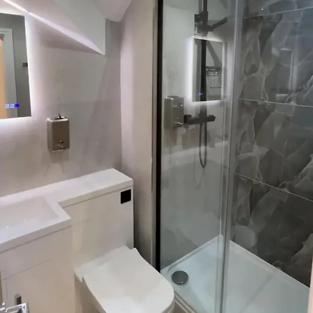 Hendham House - Near Etihad Stadium, Coop Live Arena, Ao Arena, Piccadilly Train Station & Centre Vendégház 2*