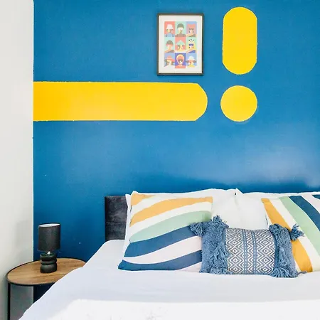 Comfy 3 Bed House By Airport, Perfect For Groups & Families בית נופש *