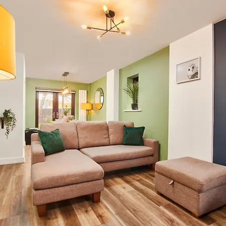Lovely 3br House - Free Parking - Long Welcome! *
