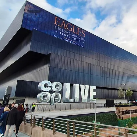 The Eastern Hive - King Bed, 3x Parking, Coop Live & Etihad * Manchester