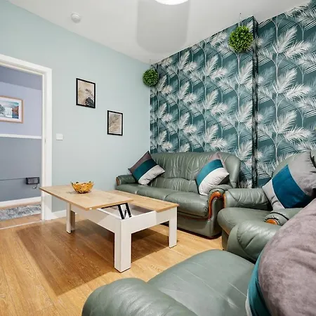 Mega Flat Near Centre And Etihad Stadium *