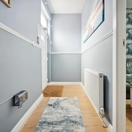 Mega Flat Near Centre And Etihad Stadium مانشستر