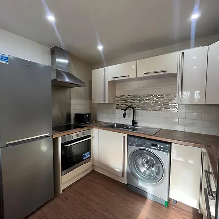 Cosy 2 Bedroom In *
