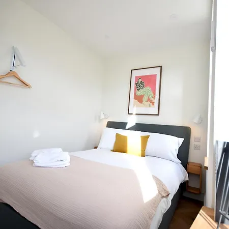 Cityescape - 2br 2 Ensuite Sofa Bed Nq