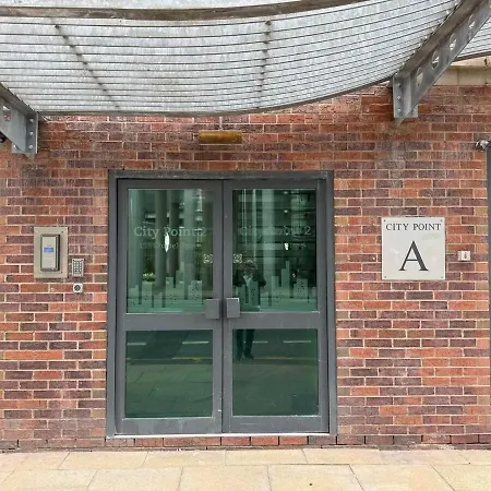 Spacious 2 Double Bedroom Near Centre, Salford Apartamento *