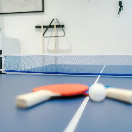 Stunning 3 Story Home, 3 X King Size Beds, Pool Table, Free Parking X2, Ping Pong דירה מנצ'סטר