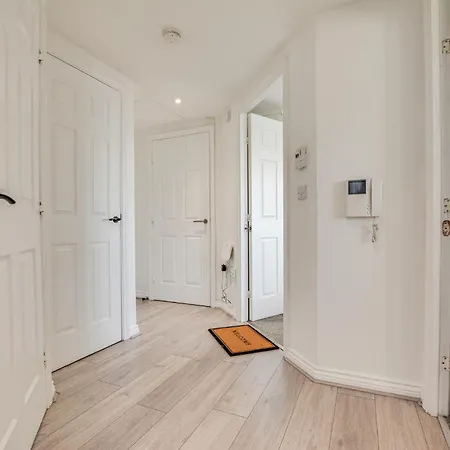 公寓 New Stylish Free Parking Sleeps 5 Or 6 *