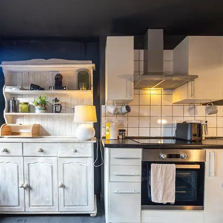 Guestready - Cosy Near Manchester's Spots *