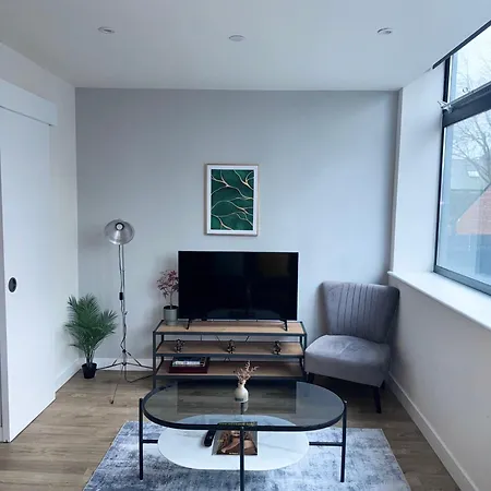 Bright And Modern Near Centre With Free Parking,wifi And Netflix Next To Old Trafford And Man United Stadium