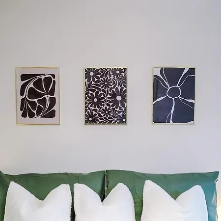 Apartman Cosy 1bedroom With Balcony, Sleeps 3, Prime Location, Long Term Disc