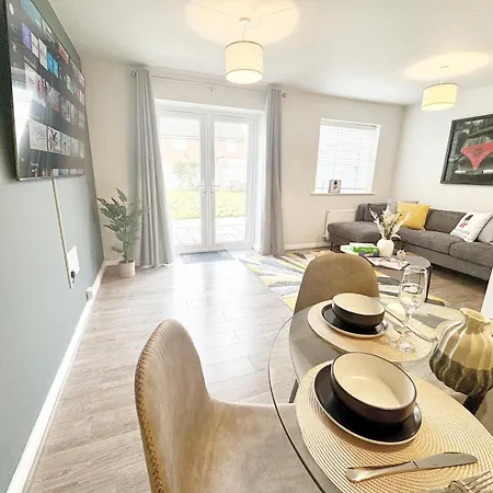 Kozyguru Coop Live 3br Hse With Parking * Manchester
