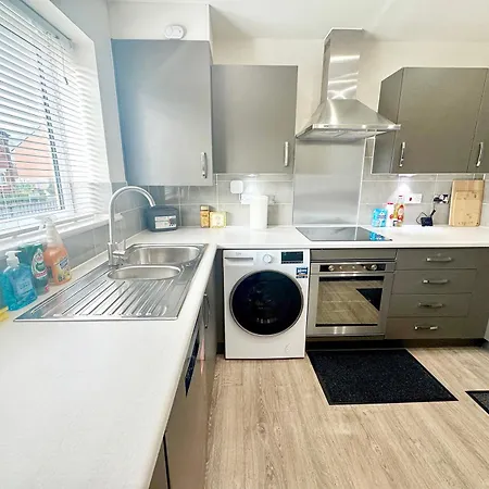Kozyguru Coop Live 3br Hse With Parking
