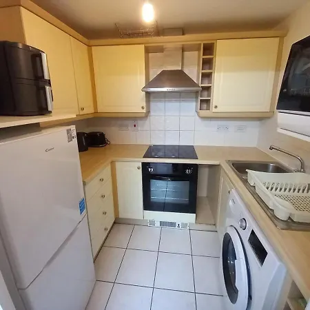 The Free Parking And Plenty Coffee Supplied Apartment! * Manchester