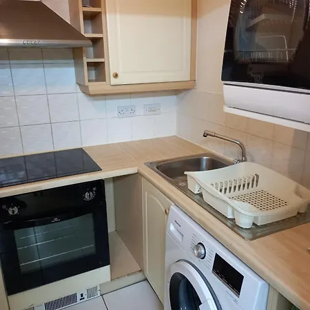 The Free Parking And Plenty Coffee Supplied Apartment! Manchester
