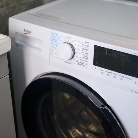 Spacious 4-bed Luxury - Garden, Free Parking, Sleeps 8 * Manchester